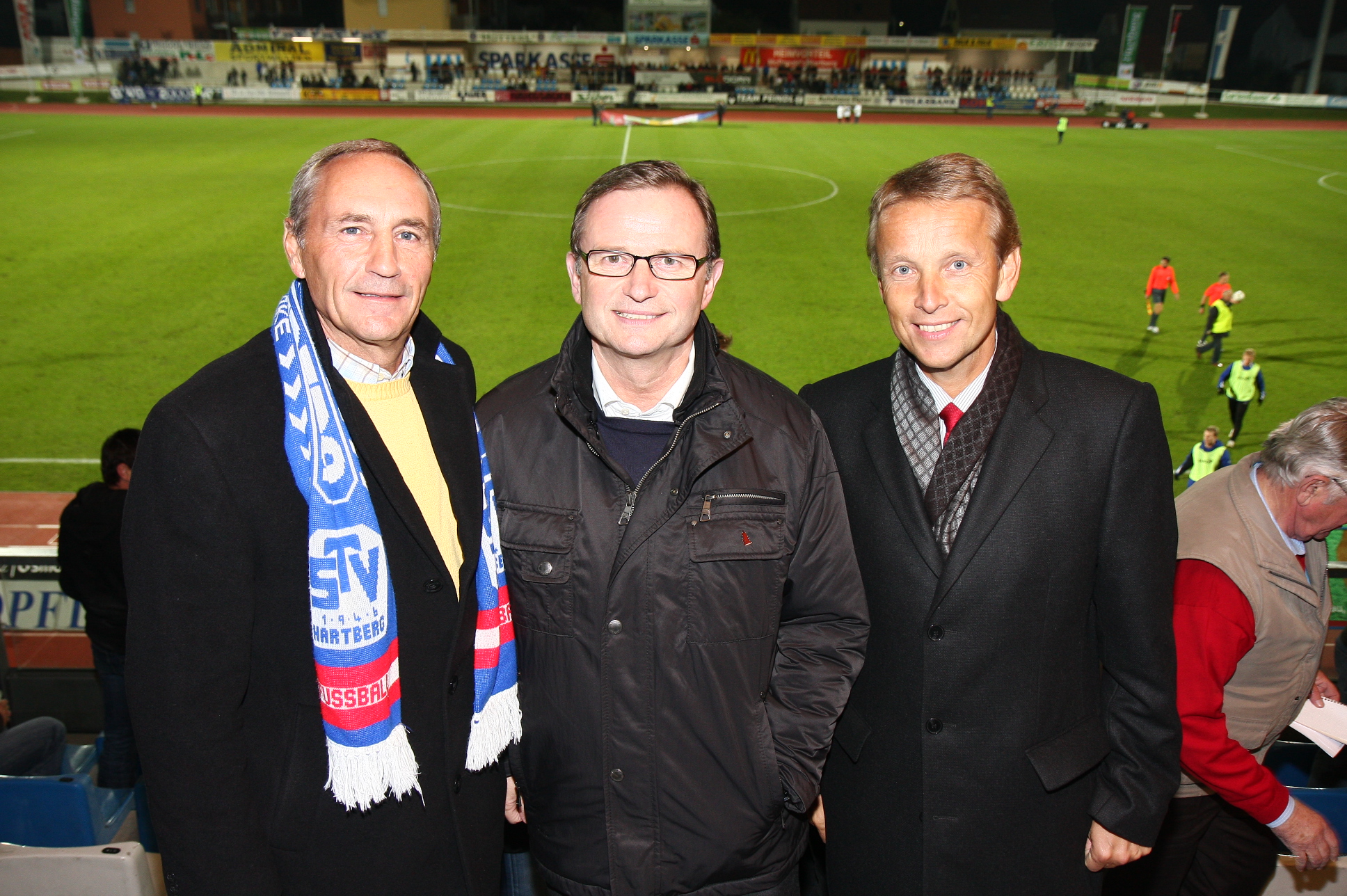 Mit Klubobmann Karlheinz Kopf beim Match zwischen Altach und Hartberg (C) Büro StS