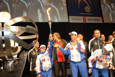 Athletinnen und Athleten bei der Eröffnung des 1. Special European Football Cups im Bregenzer Festspielhaus (C) Land Vorarlberg