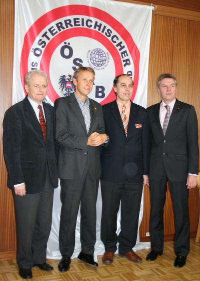 Bei der Pressekonferenz mit dem Vizepräsident des BSKV (Bürgenländischer Sportkegelverband) Stefan Trenovatz, dem Präsident des Weltkegelverbandes Ludwig Kocsis und Bürgermeister Rudolf Geißler (C) StS Sport