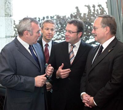 Im Gespräch zum Thema Sicherheit und Fanbetreuung mit Bundeskanzler Gusenbauer, Innenministister Platter und dem Schweizer Bundesrat Schmid in Luzern bei der UEFA EURO 2008 Endauslosung (C) GEPA pictures / Guenter Artinger