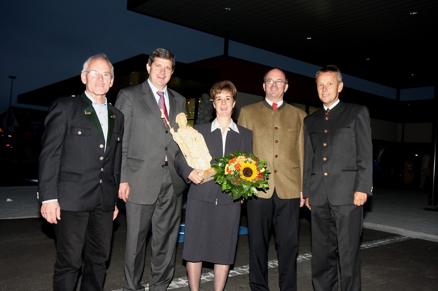 Mit Bezirkshauptmann Max Wiesenhofer, Bgm. Fritz Loidl, Pharmazeutin Doris Reiterer und Allgemeinmediziner Hans Krasser (C) Büro StS