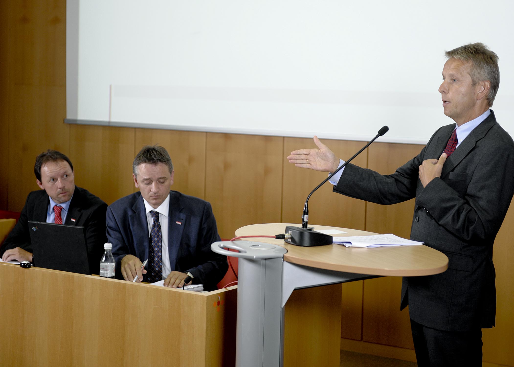 Beim Start der Ausbildung der SOKO Glücksspiel (C) HBF