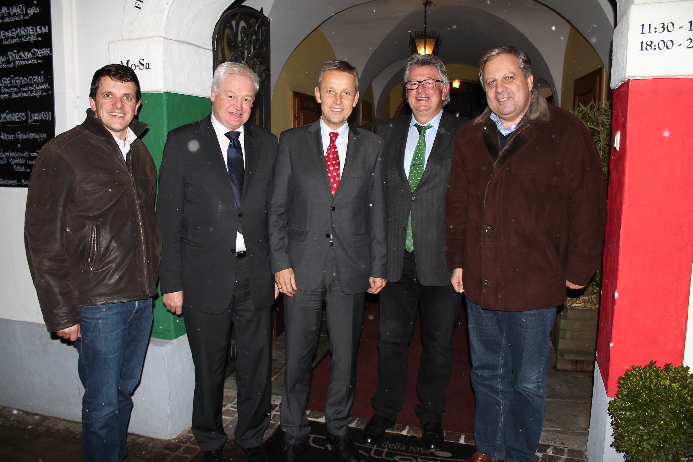 (c) BMEIA, StS Reinhold Lopatka mit VP-Vertretern der Stadt Fürstenfeld, an der Spitze Bgm. Werner Gutzwar. (ganz rechts)