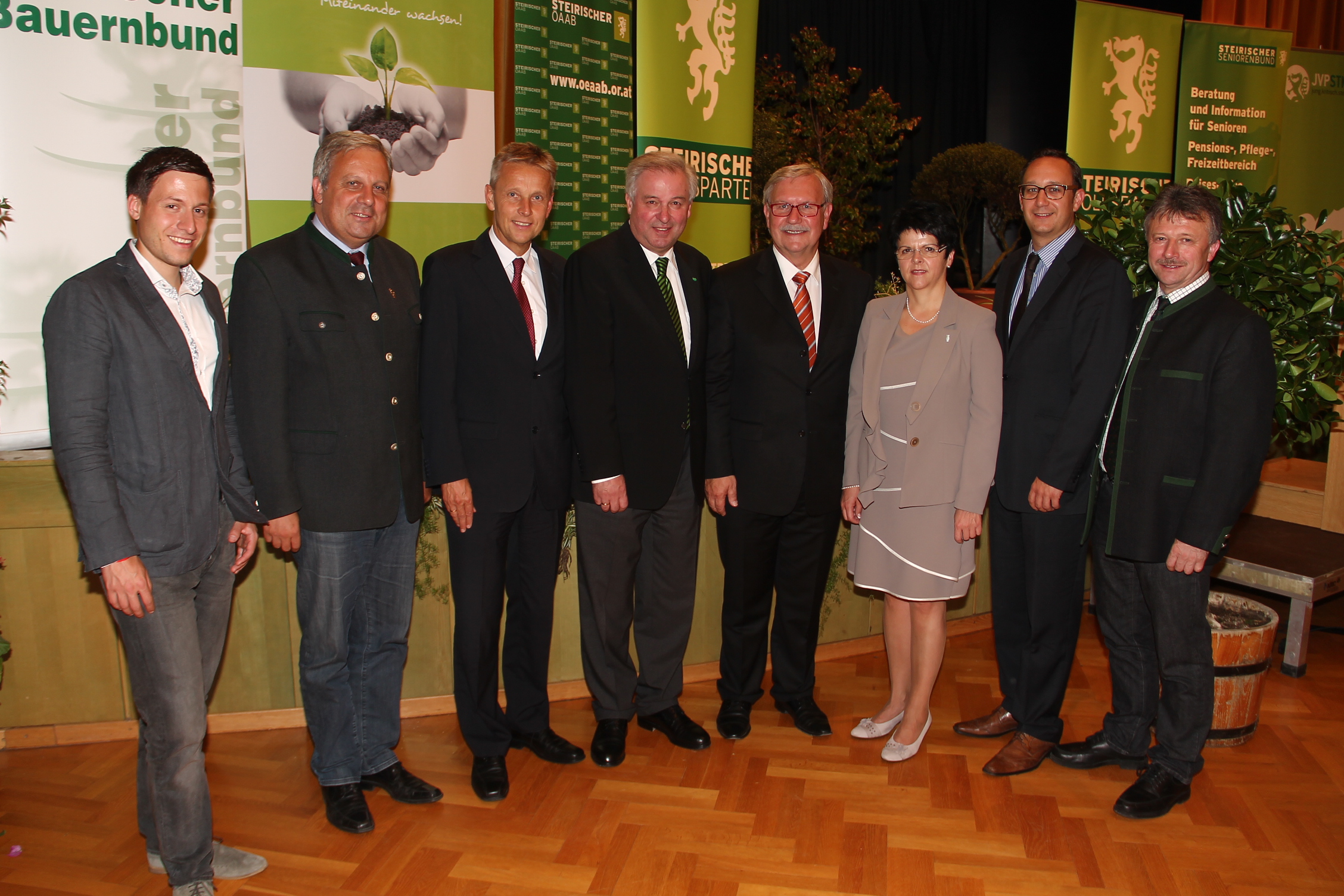 (c) BMEIA,  GR Stephan Schneider, Bgm. Werner Gutzwar, STS Lopatka, Hermann Schützenhöfer, LT-Präsident Franz Majcen, LAbg. Waltraud Schwammer, NRAbg. Jochen Pack und LAbg. Hubert Lang