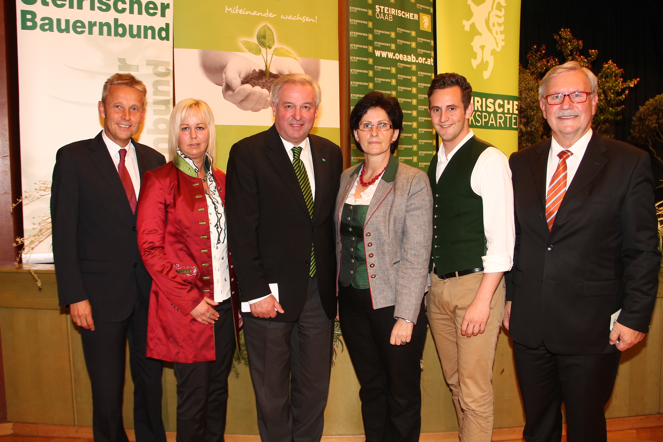 (c) BMEIA, STS, Hermann Schützenhöfer, Landtagspräsident Franz Majcen mit folgen JVP-Landesobmann Lukas Schnitzer, die Hartberger Bezirksbäuerin Maria Haas und Katharina Lang, Unternehmerin und Gemeinderätin in Nestelbach bei Ilz.